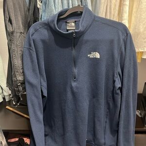 The North face men’s navy blue quarter zip pullover